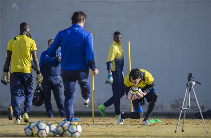 شاهد.."الحضري" و"متعب" يستعدان لمواجهة الرائد السعودي