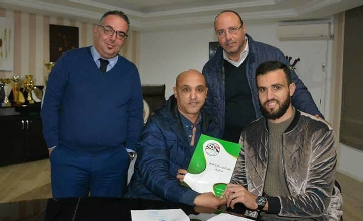 شاهد..لحظة توقيع حمدي النقاز للزمالك