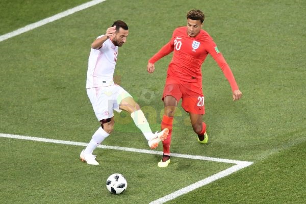 شاهد بالصور|«أبن الأهلي» يبدع ويتألق مع منتخب تونس أمام الإنجليز