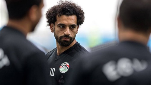 بالصور..الابتسامة تغيب عن وجه محمد صلاح في معسكر الفراعنة 