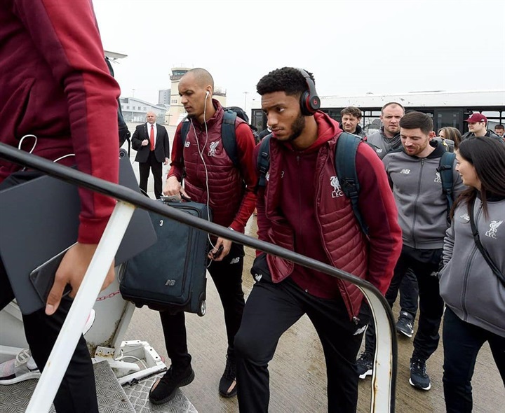 بالصور | صلاح و ماني على رأس قائمة ليفربول المسافرة للبرتغال 