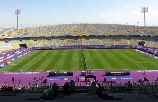 صور| جماهير الأهلي تتوافد على "برج العرب" قبل ساعات من موقعة الزمالك