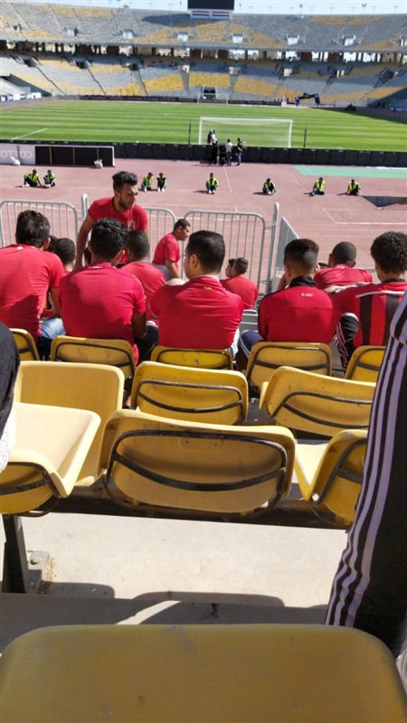 صور| جماهير الأهلي تتوافد على "برج العرب" قبل ساعات من موقعة الزمالك