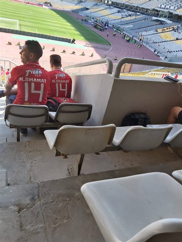 صور| جماهير الأهلي تتوافد على "برج العرب" قبل ساعات من موقعة الزمالك