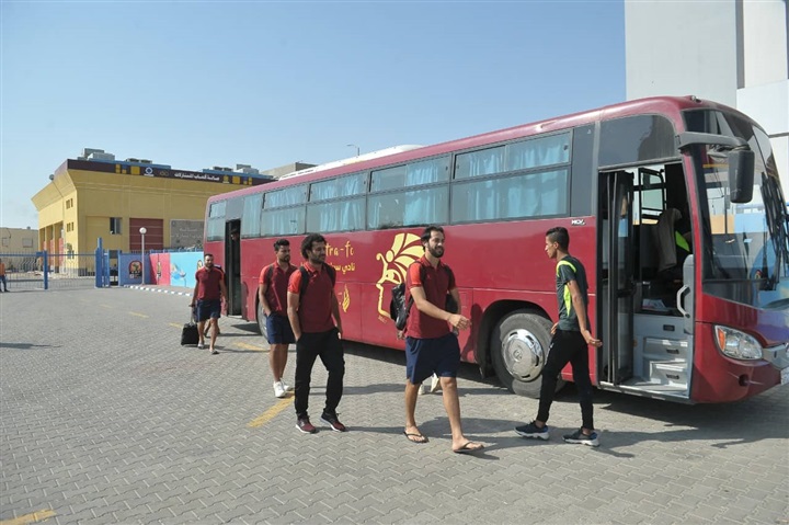 صور| وصول سيراميكا كليوباترا إلى استاد السويس الجديد وتأخر وصول الزرقا 