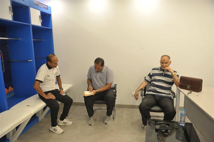 صور| وصول سيراميكا كليوباترا إلى استاد السويس الجديد وتأخر وصول الزرقا 