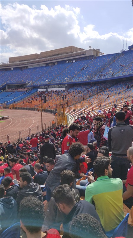 صور| جماهير الأهلي تتوافد على استاد القاهرة