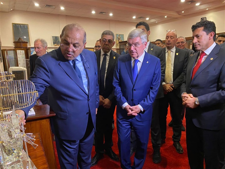 وزير الرياضة ورئيس اللجنة الأولمبية الدولية يتفقدان متحف اللجنة الأولمبية المصرية 