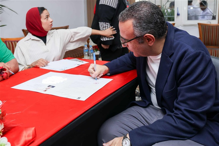 بالصور.. قائمة الخطيب تتقدم بأوراق الترشح في انتخابات الأهلي