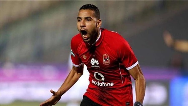 مؤمن زكريا لاعب النادي