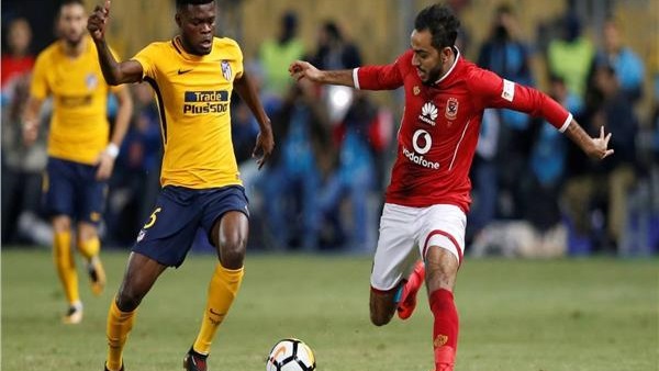 كهربا بقميص الأهلي