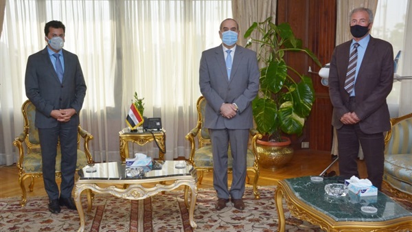 لقاء وزير الرياضة