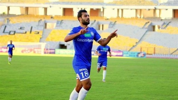 حسام حسن، مهاجم الفريق