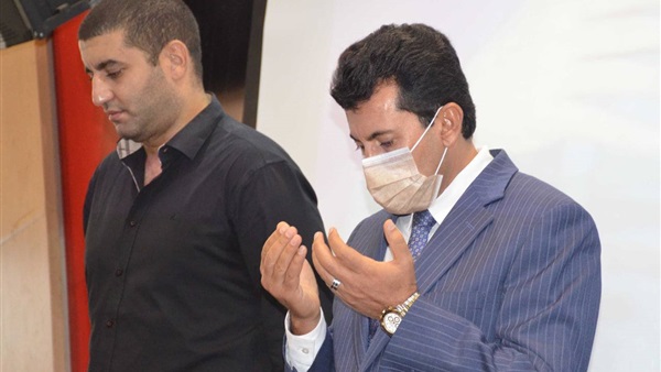 وزير الشباب والرياضة