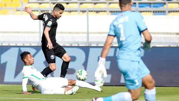 الرجاء وبيراميدز