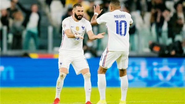 كريم بنزيما نجم فرنسا