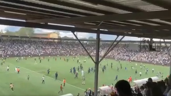 جماهير مازيمبي تقتحم