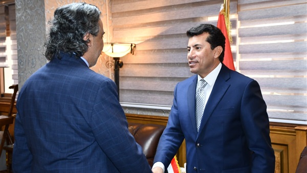 وزير الشباب والرياضة