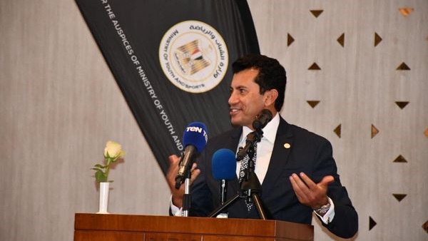 وزير الشباب والرياضة