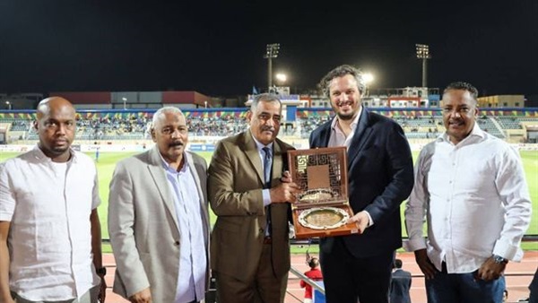 ممدوح عيد ونادي أسوان