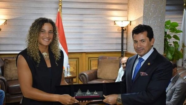 وزير الشباب والرياضة