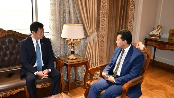 وزير الشباب والرياضة