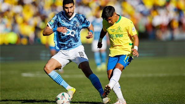 صن داونز وبيراميدز