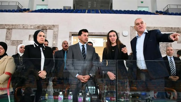 وزير الشباب والرياضة