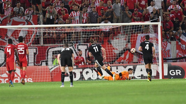 لقطة من لقاء اولمبياكوس