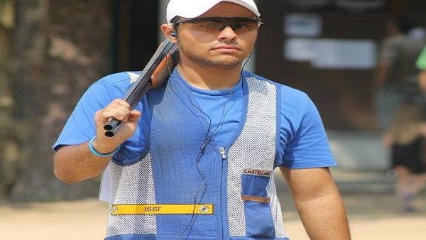 عزمي محيلبة لاعب