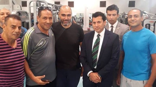 وزير الرياضة خلال