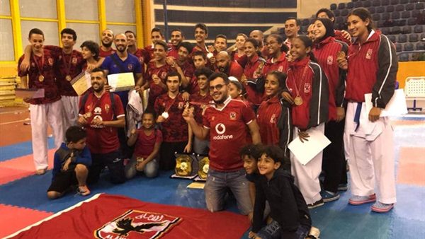 فريق الكاراتيه بالنادي