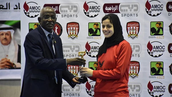 ثريا محمد نجمة سلة