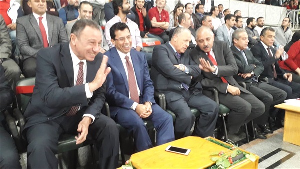 وزير الرياضة ومحمود