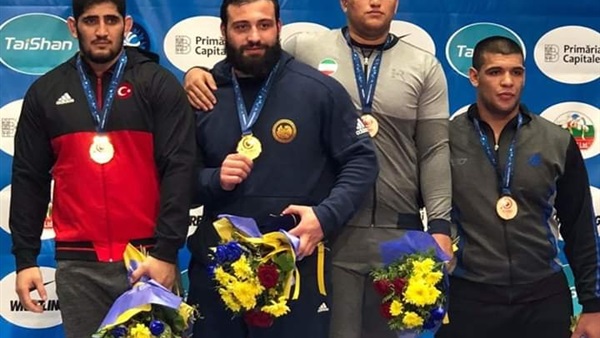 عبد اللطيف منيع لاعب