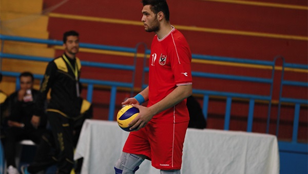 محمد عادل لاعب الفريق