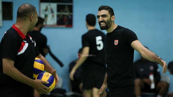 احمد صلاح نجم طائرة