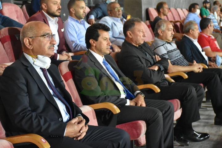 صور.. وزير الرياضة